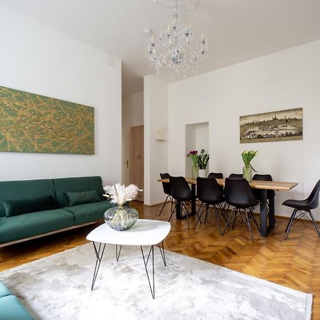 Central Apartment In Viennese Old Building Exterior photo