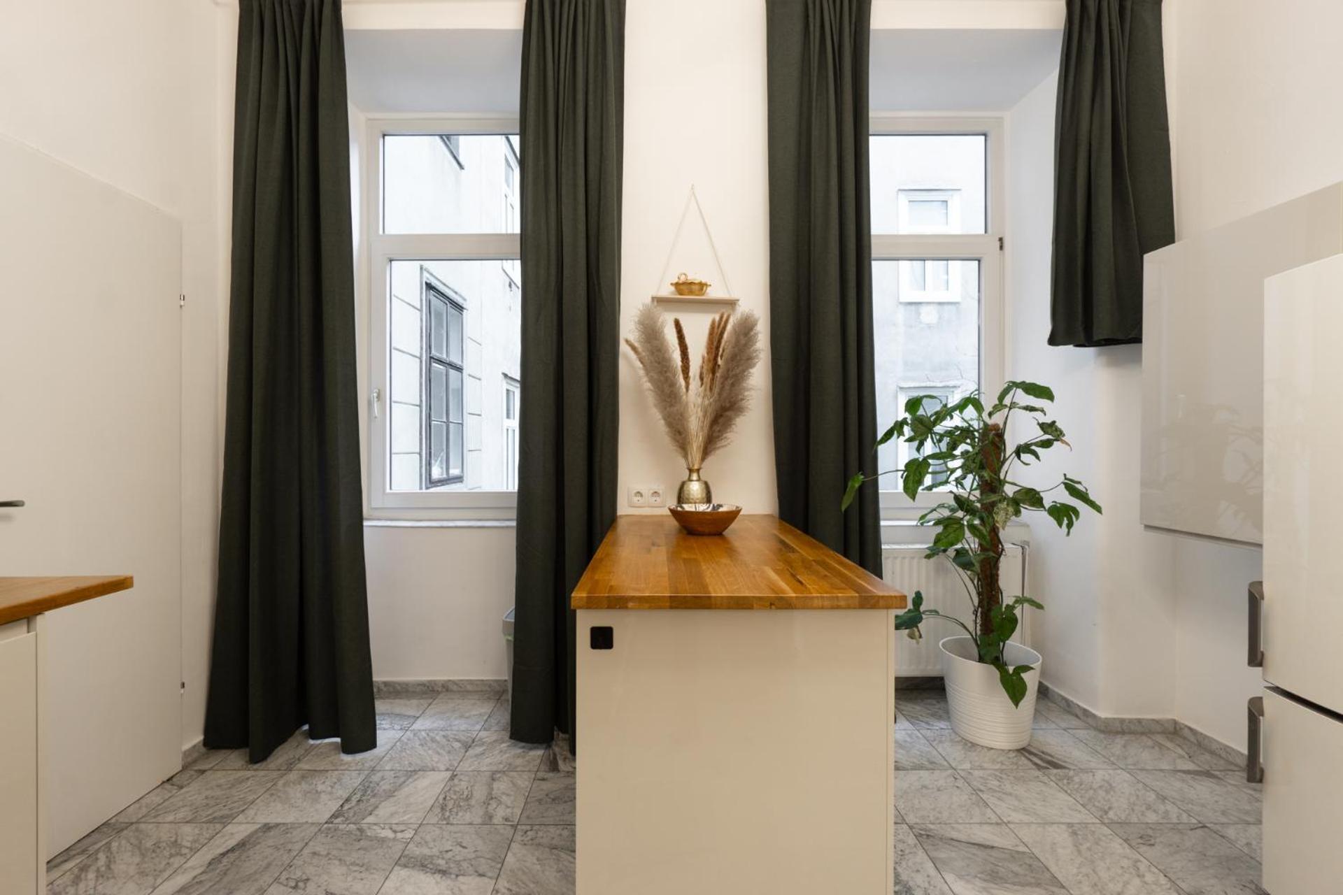 Central Apartment In Viennese Old Building Exterior photo