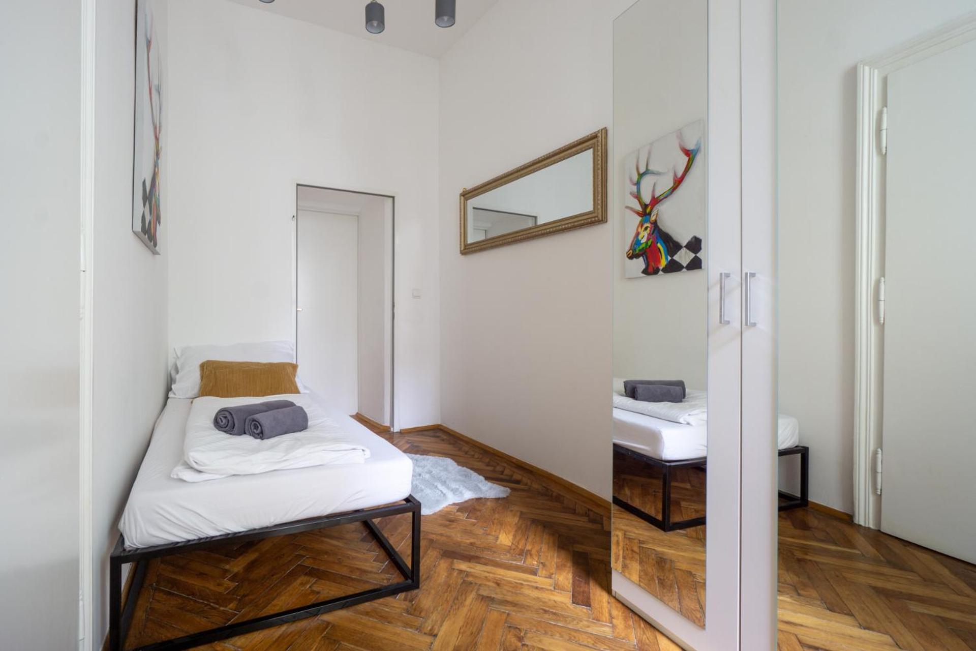 Central Apartment In Viennese Old Building Exterior photo